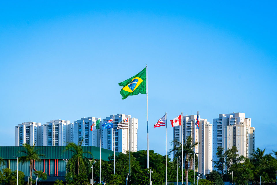 Corporativo e Institucional